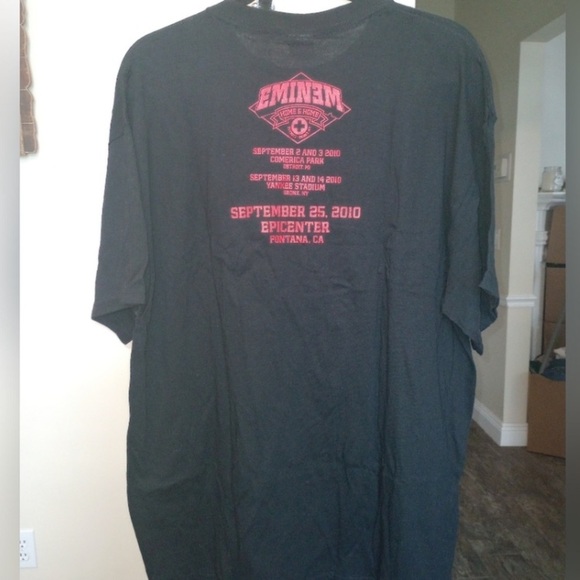 Gildan Black Short Sleeve Tee - Picture 2 of 4